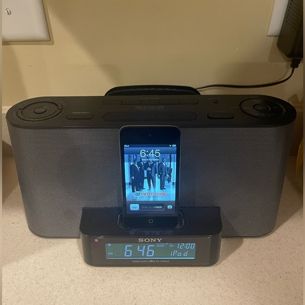 Sony Gray and Black Speaker Dock with Clock